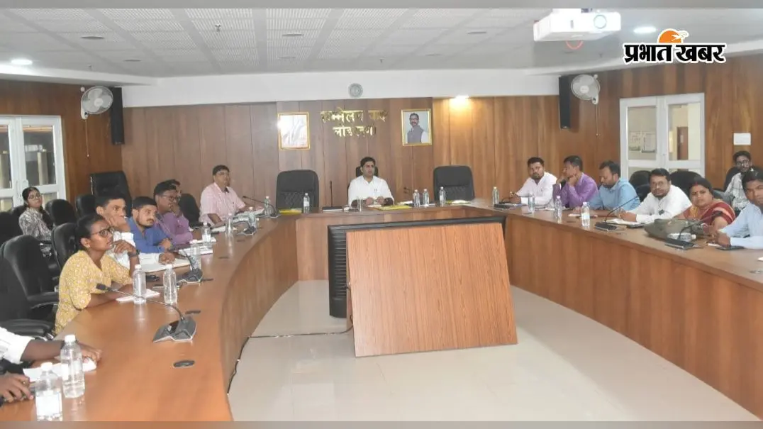 लोहरदगा : DC संदीप कुमार मीना ने की JSLPS की समीक्षा, SHG गठन में तेजी लाने का दिया निर्देश
