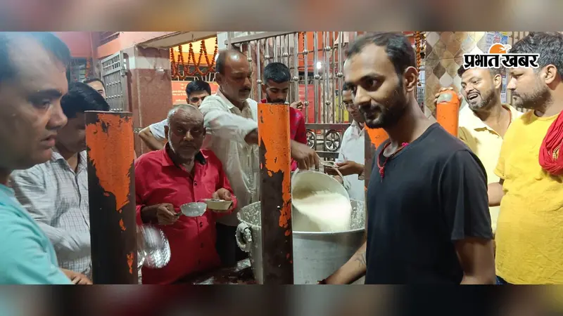 पूर्णिया: मधुबनी महावीर मंदिर में धूमधाम से मनी भगवान श्रीकृष्ण की 'छठी', बाल स्वरूप का हुआ पूजन