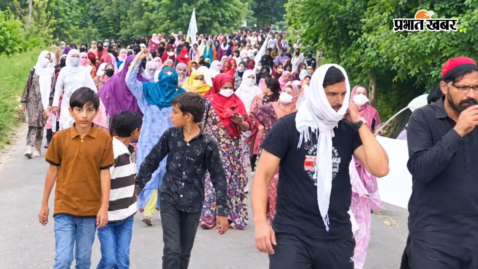 VIDEO: PoK में फिर सड़कों पर उतरे लोग, महिला-पुरुषों के साथ बच्चे भी प्रोटेस्ट में शामिल; मुजफ्फराबाद में जवानों की बढ़ी तैनाती