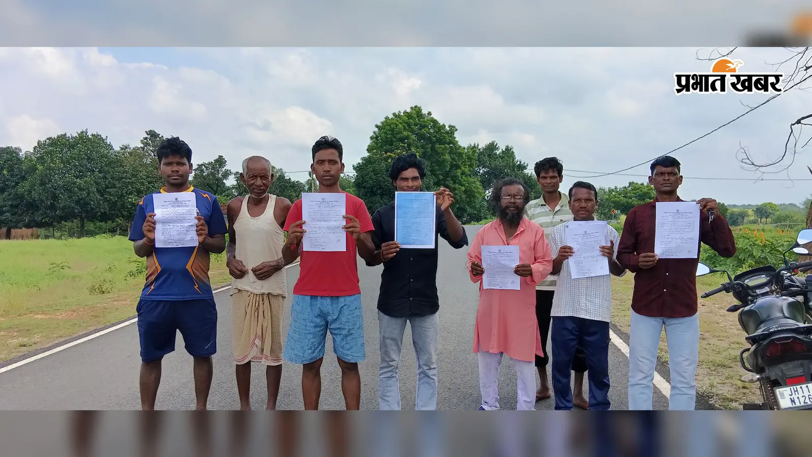 सड़क बन गयी, जमीन का मुआवजा नहीं मिला; गांडेय के आधा दर्जन रैयत अब भी विभाग का लगा रहे चक्कर