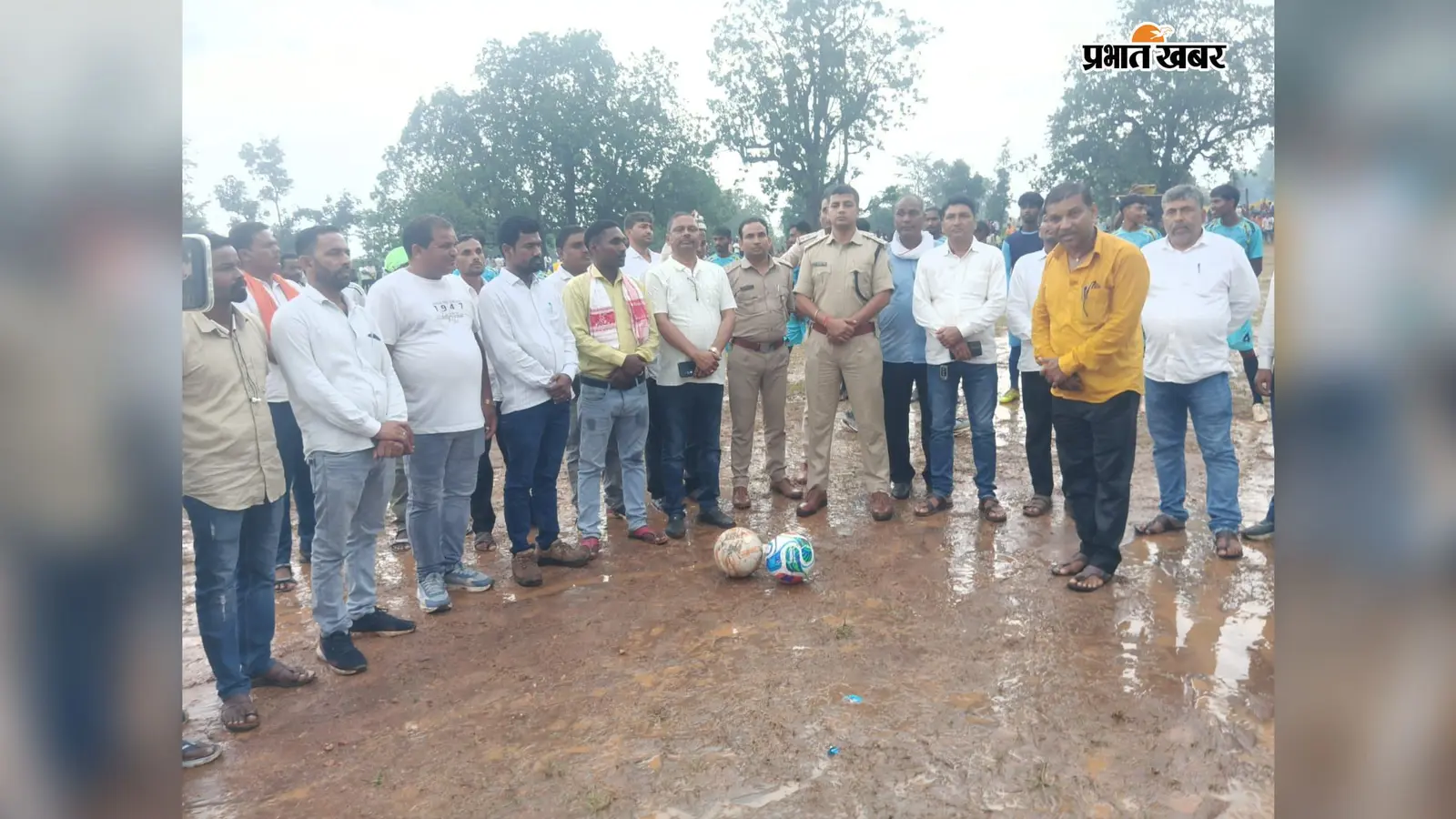 गढ़वा : रमकंडा में स्वतंत्रता सेनानी फुटबॉल टूर्नामेंट का फाइनल, कुधरूम कसमार ने धावा को हराकर जीता खिताब