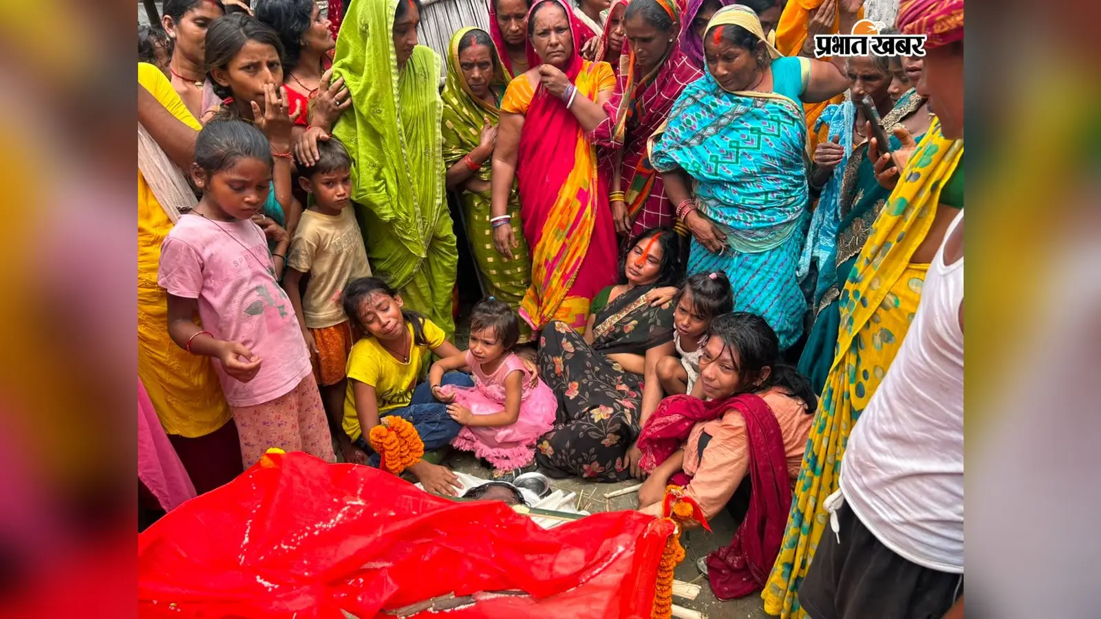 गोरखपुर में लौरिया के राजमिस्त्री की संदिग्ध मौत, पोस्टमार्टम के बाद पैतृक गांव पहुंचा शव