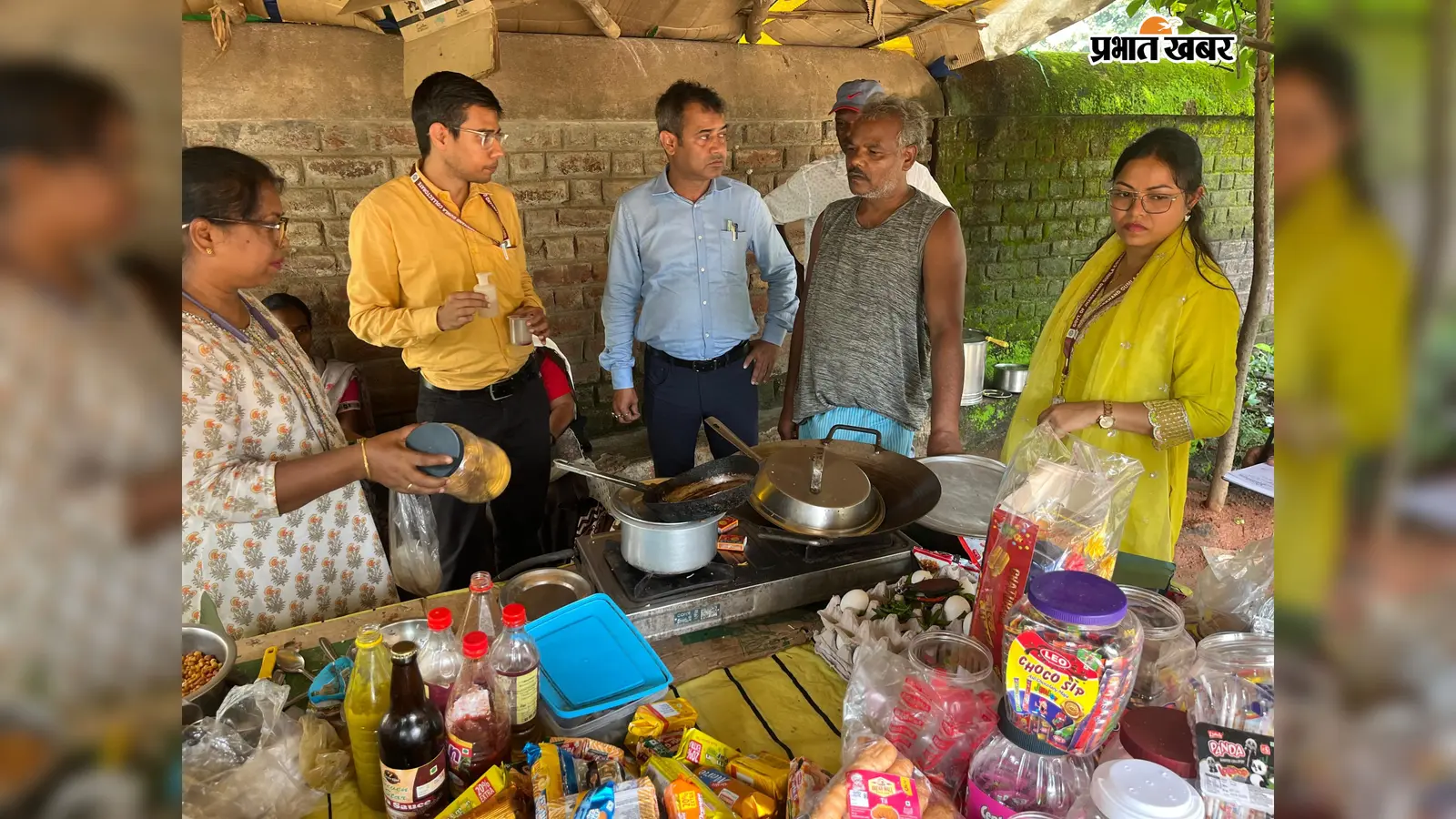 मिठाई के नाम पर सेहत से खिलवाड़! 5 किलो लड्डू में मिला अखाद्य रंग, तुरंत कराया नष्ट