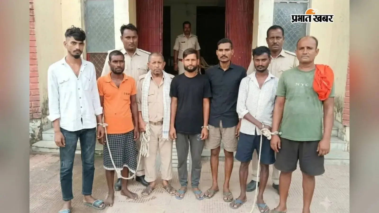 चैनपुर में नशे की हालत में हंगामा कर रहे छह लोग गिरफ्तार, मेडिकल जांच में शराब पीने की पुष्टि
