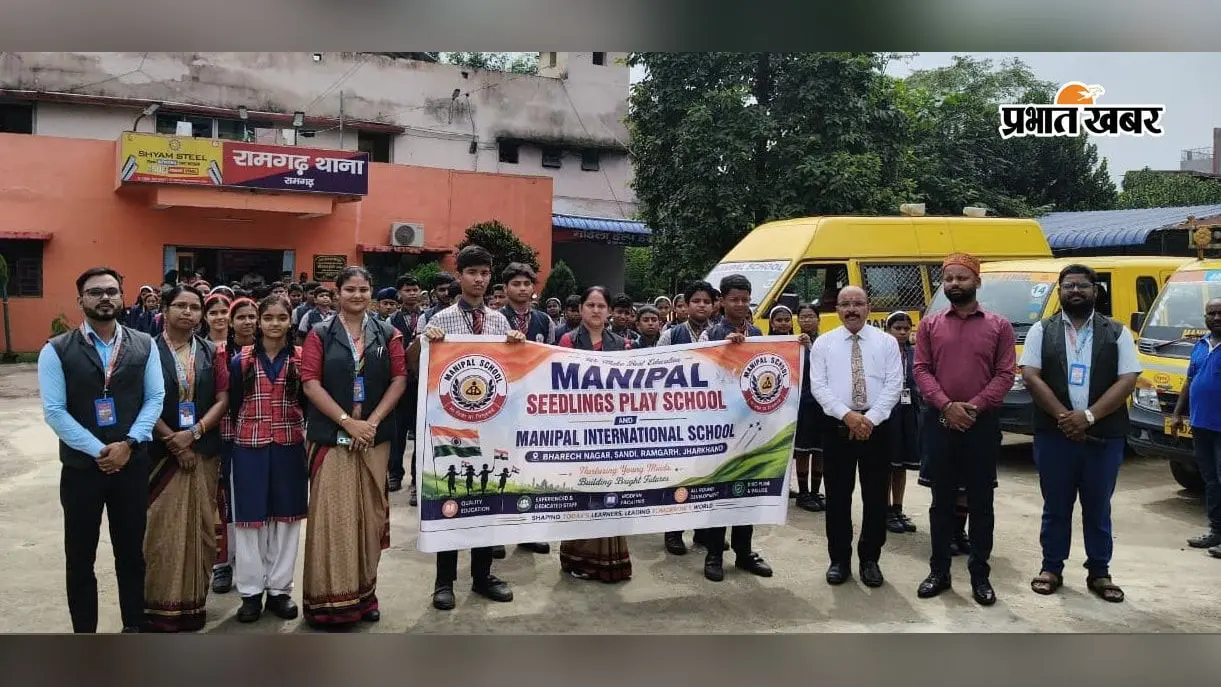 थाने पहुंचकर विद्यार्थियों ने जानी पुलिस की कार्यप्रणाली, हेल्पलाइन नंबरों की भी मिली जानकारी