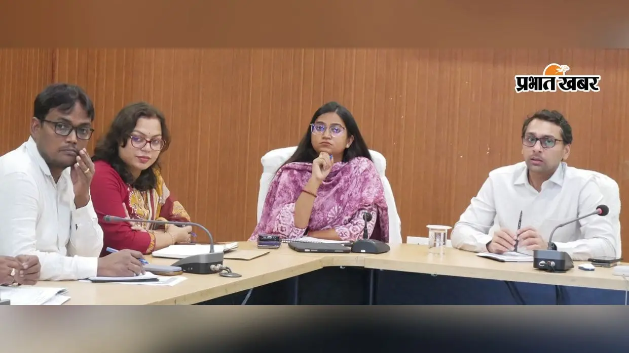 सीतामढ़ी में 104 करोड़ के ड्रेनेज प्रोजेक्ट पर डीएम सख्त, धीमी प्रगति पर एजेंसी को फटकार