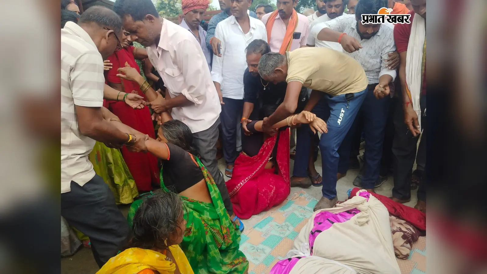 पलामू : बीमार बेटे के लिए कमाने रांची गया पिता की पानी टंकी के नीचे दबकर मौत, बेसहारा हुआ परिवार