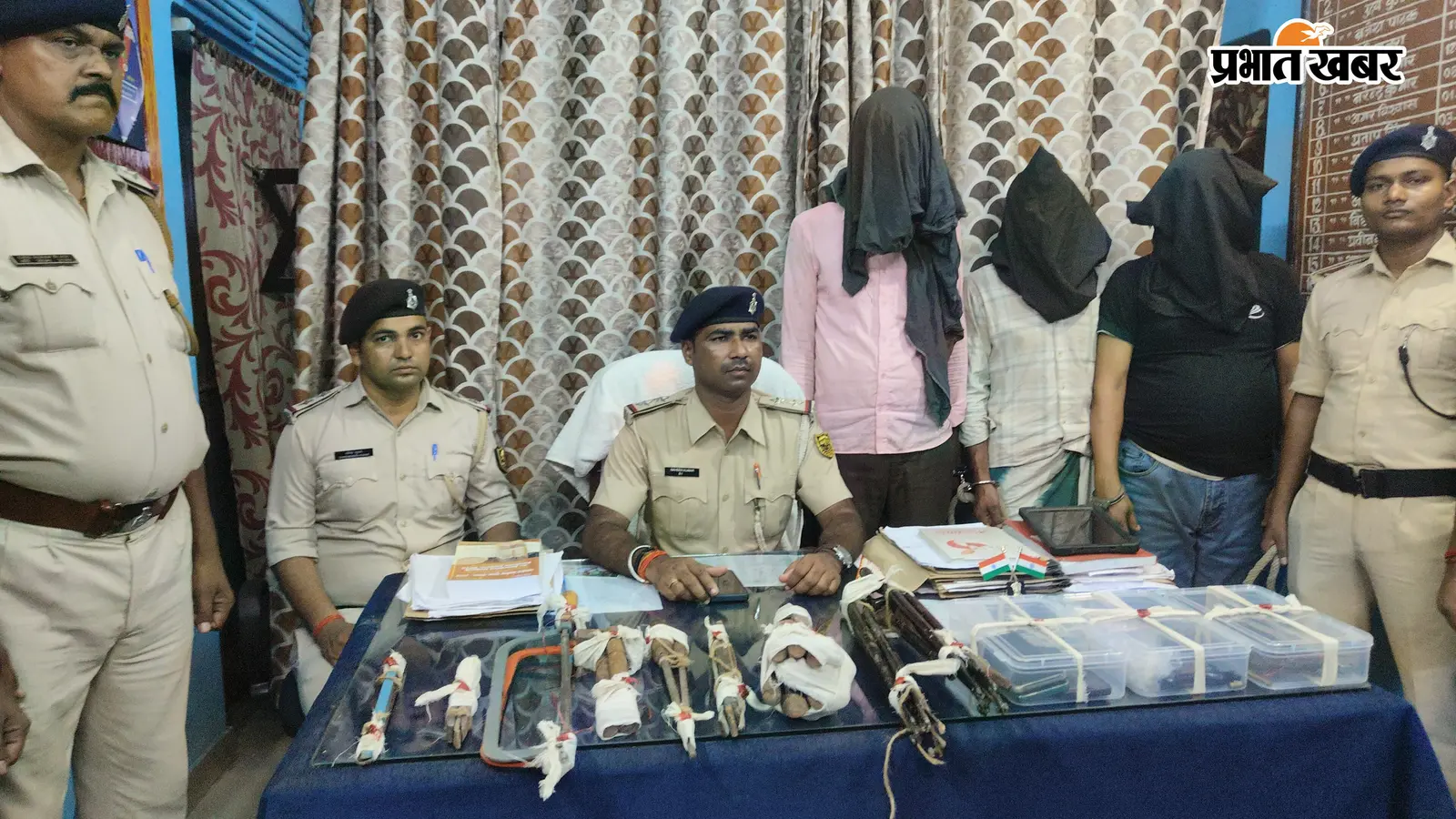 पोठिया में मिनी गन फैक्ट्री का खुलासा, मुंगेर के दो आरोपित हथियार बनाने की ट्रेनिंग देने के आरोप में गिरफ्तार