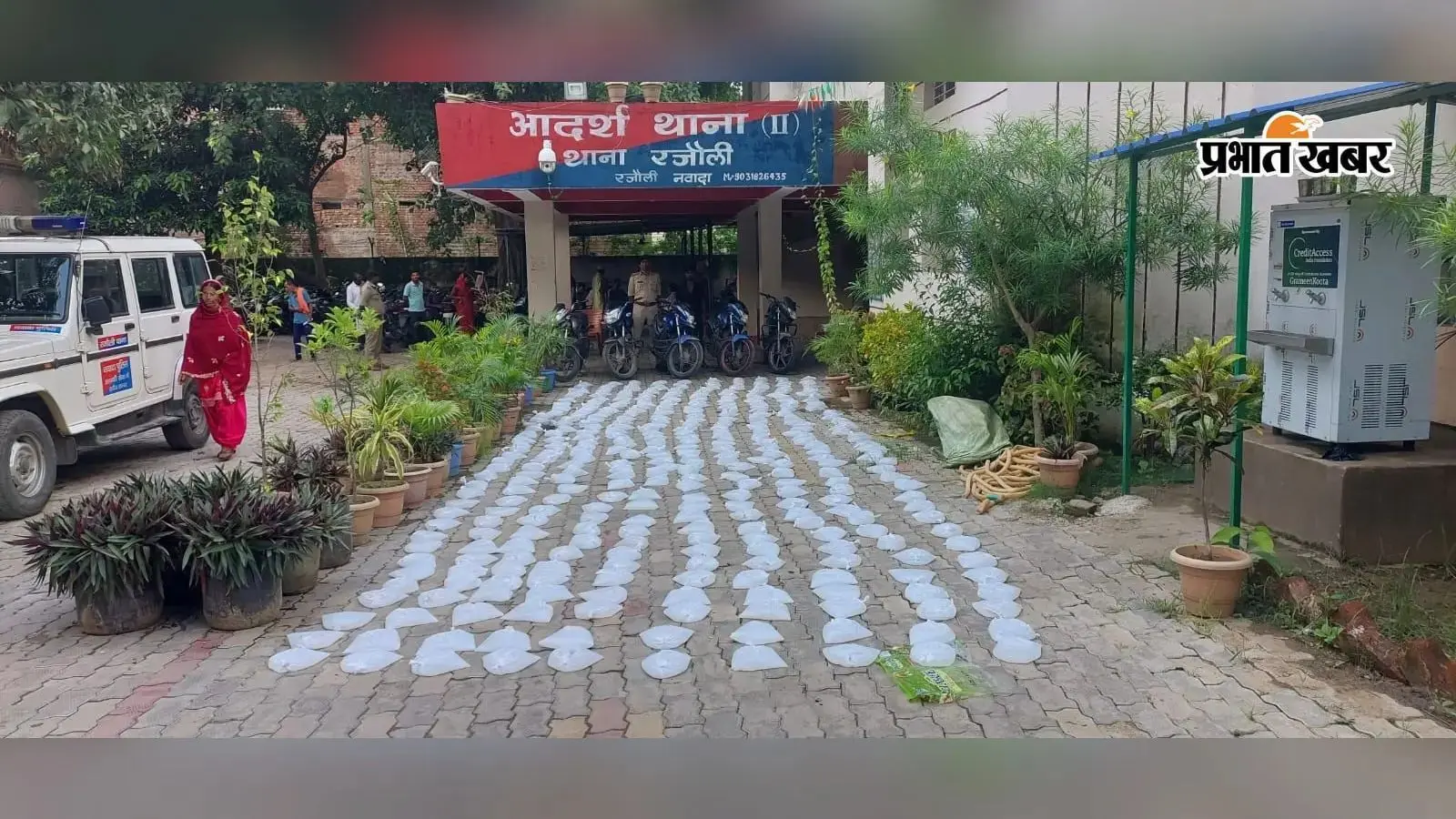 रजौली में 593 लीटर महुआ शराब जब्त, एक तस्कर गिरफ्तार, दूसरे मामले में तस्कर फरार
