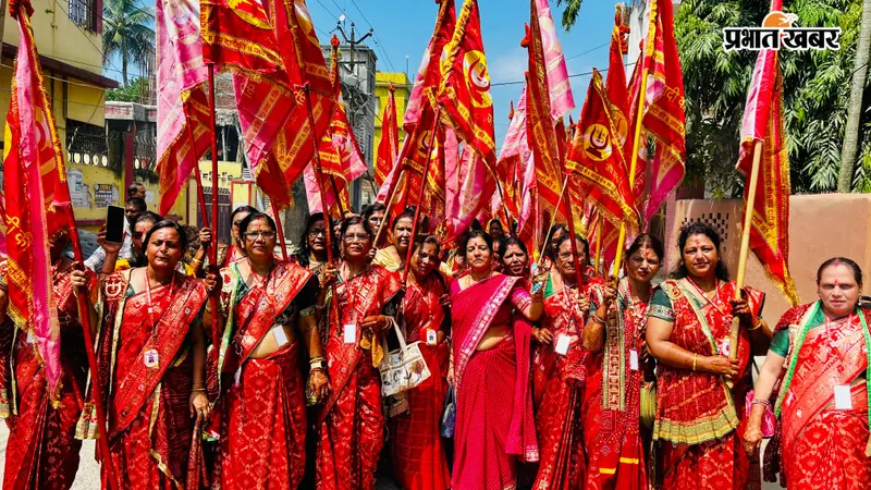 फारबिसगंज में रानी सती दादी के 9वें स्थापना दिवस पर शोभायात्रा: ठाकुरबाड़ी से निकला सुसज्जित रथ, जगह-जगह हुआ स्वागत