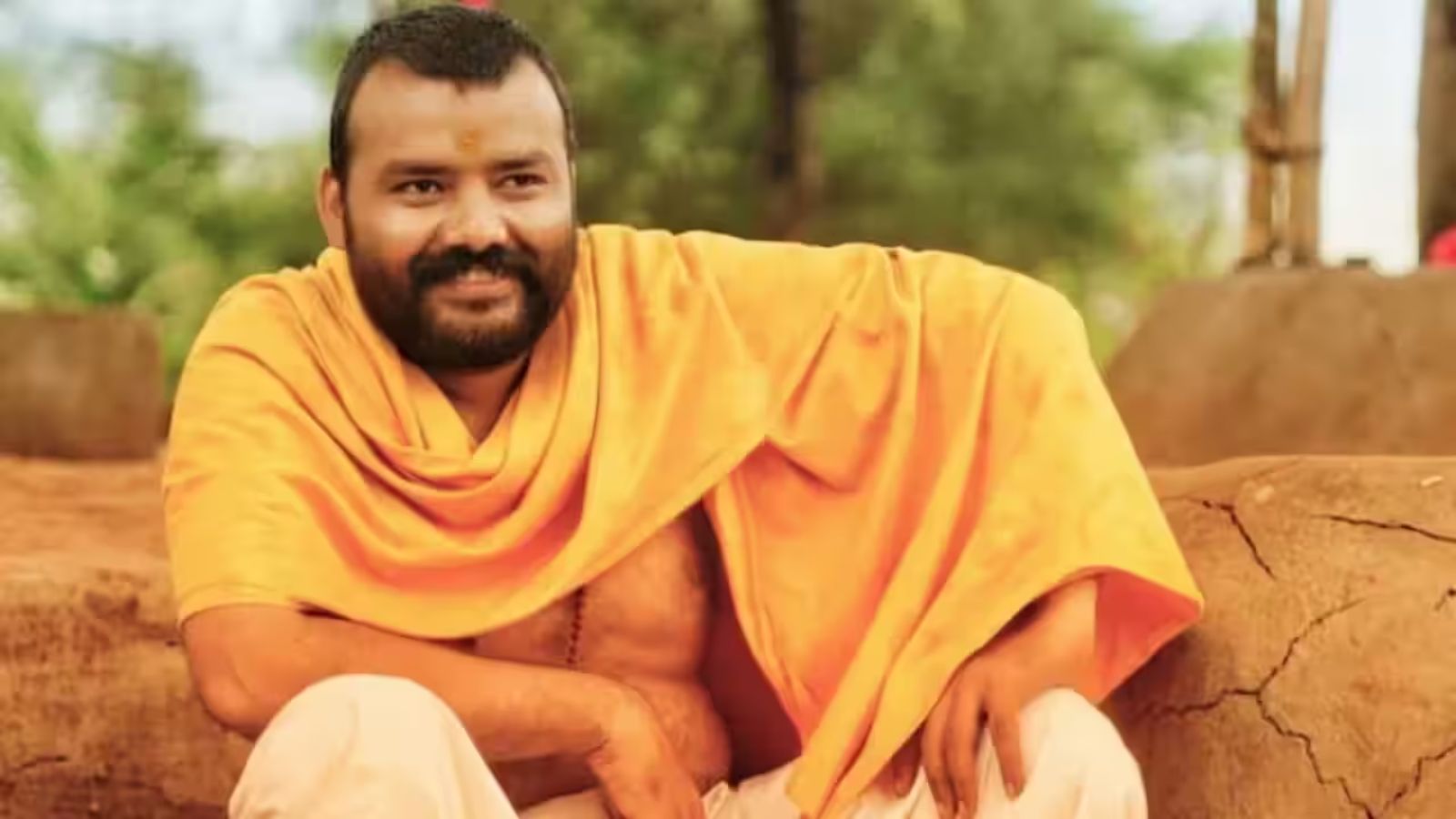 हनुमान अंश में नीम करोली बाबा के रूप में शोभिनव सत्या, फोटो- इंस्टाग्राम