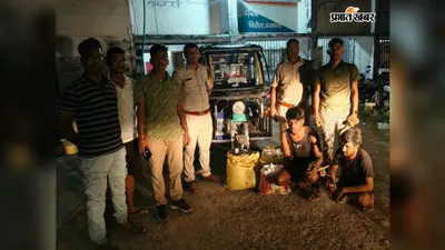ई-रिक्शा में छिपाकर ले जा रहे थे 120 लीटर चुलाई शराब, कोठीपुल के पास पुलिस ने दबोचा