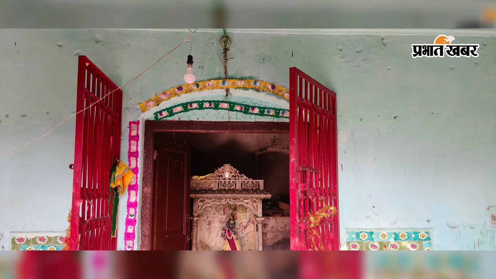 चौथम में एक ही रात तीन मंदिरों से घंटा चोरी, दुकान का ताला तोड़ने की कोशिश : बाजार में दहशत