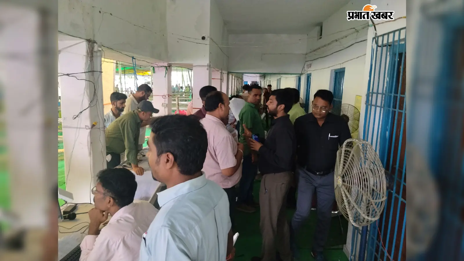 बेतिया में ट्रैफिक चालान जमा करने उमड़ी भीड़, 1.25 लाख वाहनों पर हुए जुर्माने का निपटारा