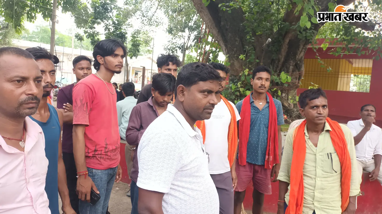 महादेवपुर गंगा घाट पर डूबे 13 वर्षीय किशोर का शव बरामद: 24 घंटे बाद SDRF को मिली सफलता