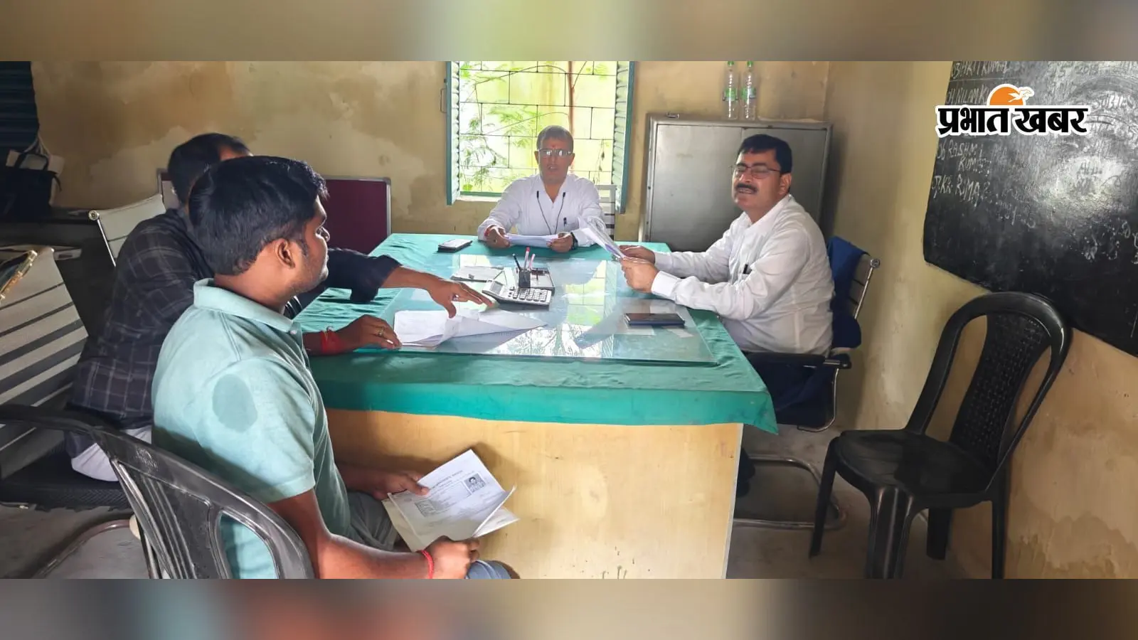 गढ़वा में SIR-2026: मैपिंग गड़बड़ी वाले मतदाताओं की हुई सुनवाई, BLO चला रहे फैमिली टुगेदर अभियान