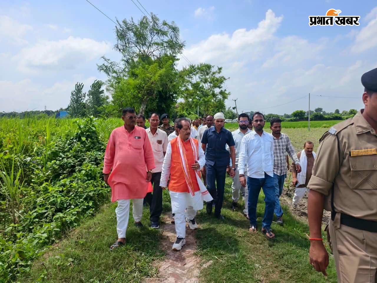 केला व पपीता की खेती का निरीक्षण करते कृषि मंत्री | Prabhat Khabar Network