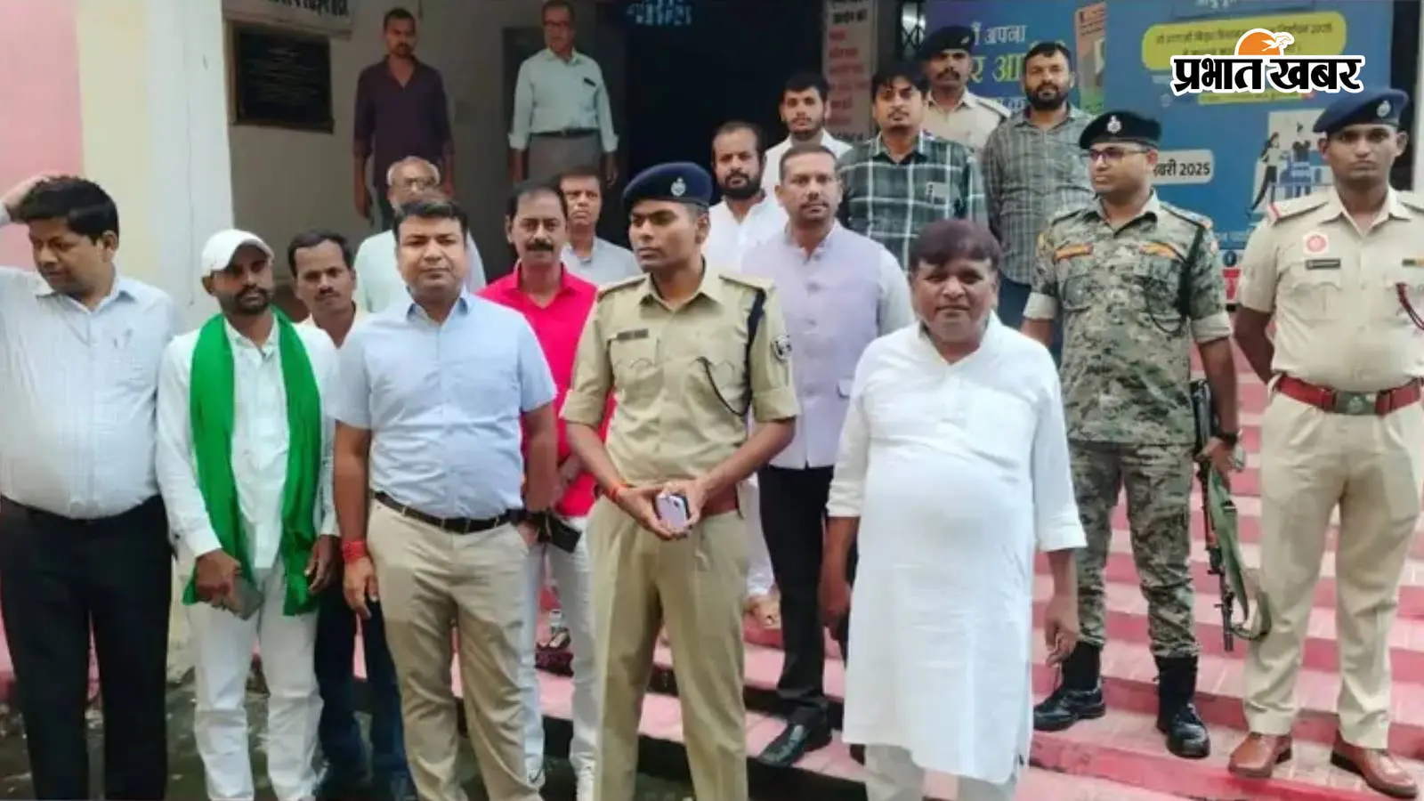 सासाराम में EVM-VVPAT वेयरहाउस का त्रैमासिक निरीक्षण: DM और SP ने परखी सुरक्षा, खराब CCTV तुरंत दुरुस्त करने का आदेश
