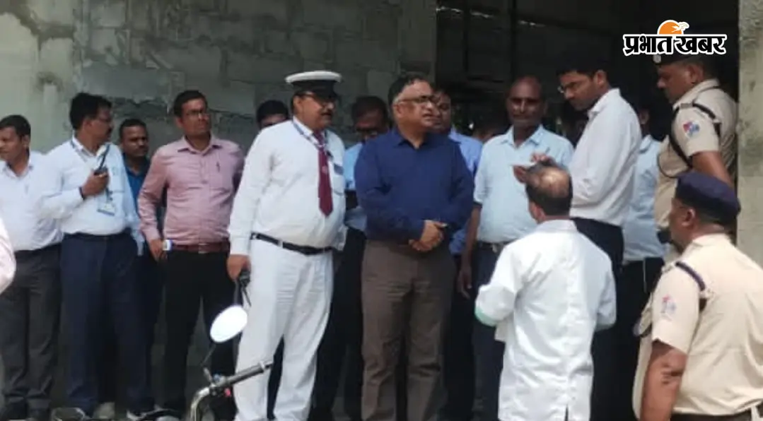 मोतिहारी में DRM ज्योति प्रकाश का औचक निरीक्षण, अस्पताल नई बिल्डिंग में शिफ्ट करने का निर्देश