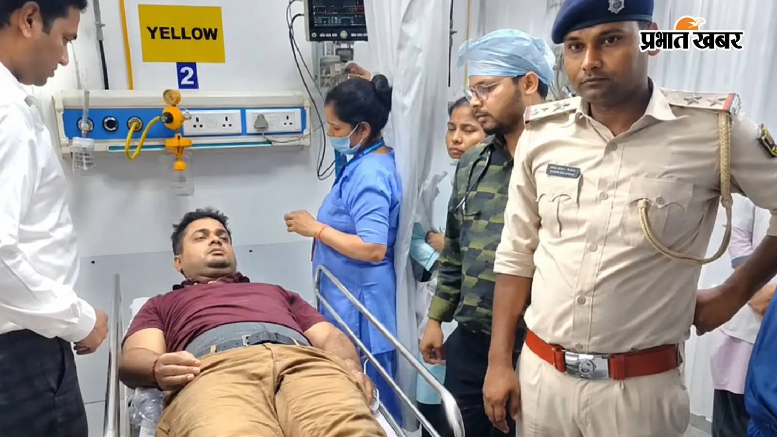 पटना में हादसा: इको पार्क के पास बाइक सवार पर गिरी पेड़ की टहनी, ट्रैफिक पुलिस ने घायल को पहुंचाया अस्पताल