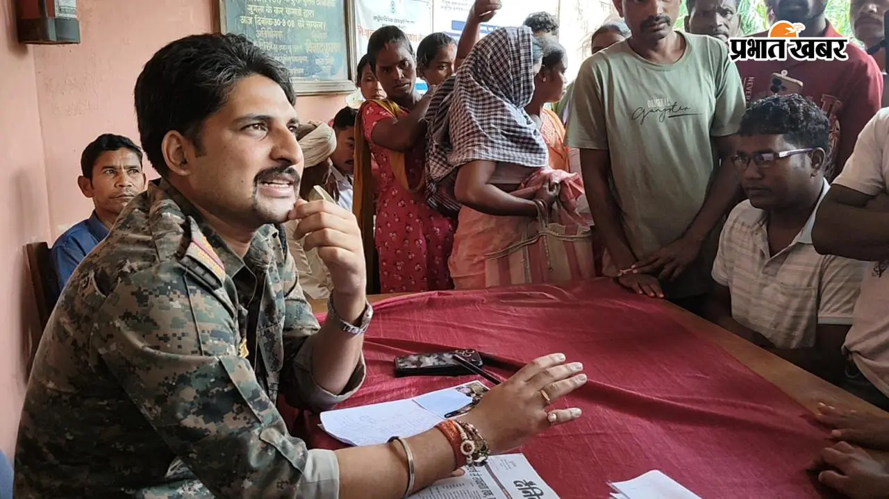 हत्याकांड मामले में ग्रामीण पहुंचे थाना, आरोपियों को जेल भेजने की मांग