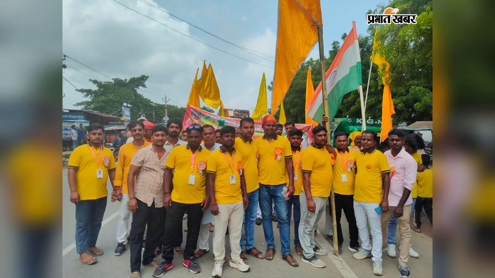 गणिनाथ बाबा की पूजा में उमड़े श्रद्धालु, घोड़े-रथ के साथ निकली भव्य शोभायात्रा