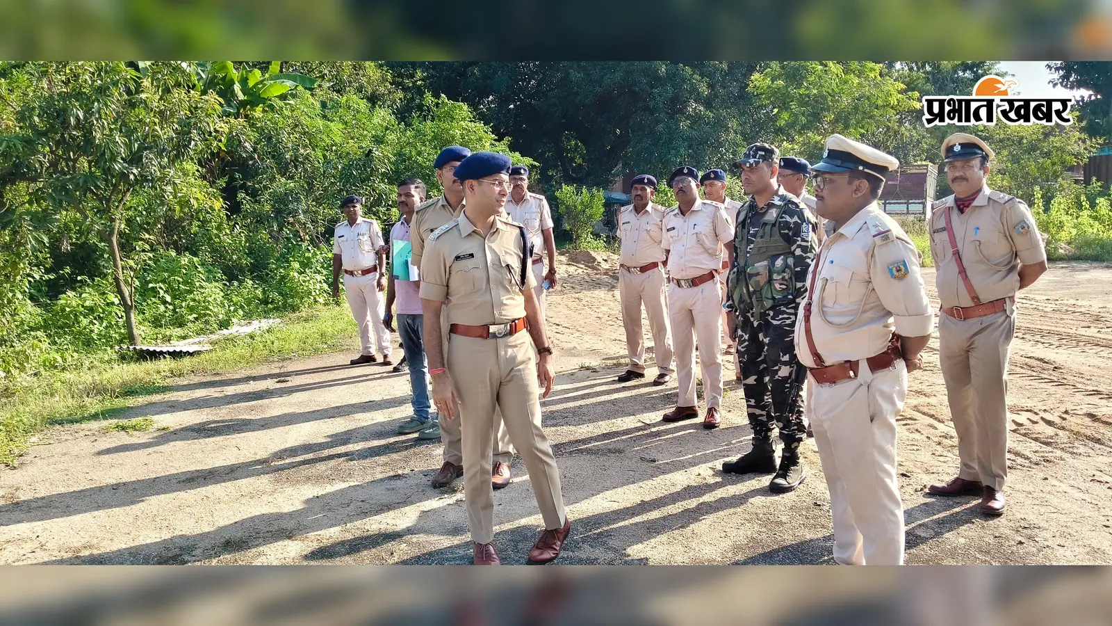 पाटन थाना पहुंचे पलामू SP कपिल चौधरी, बोले- सुरक्षा से समझौता नहीं, अपराधियों पर रखो पैनी नजर