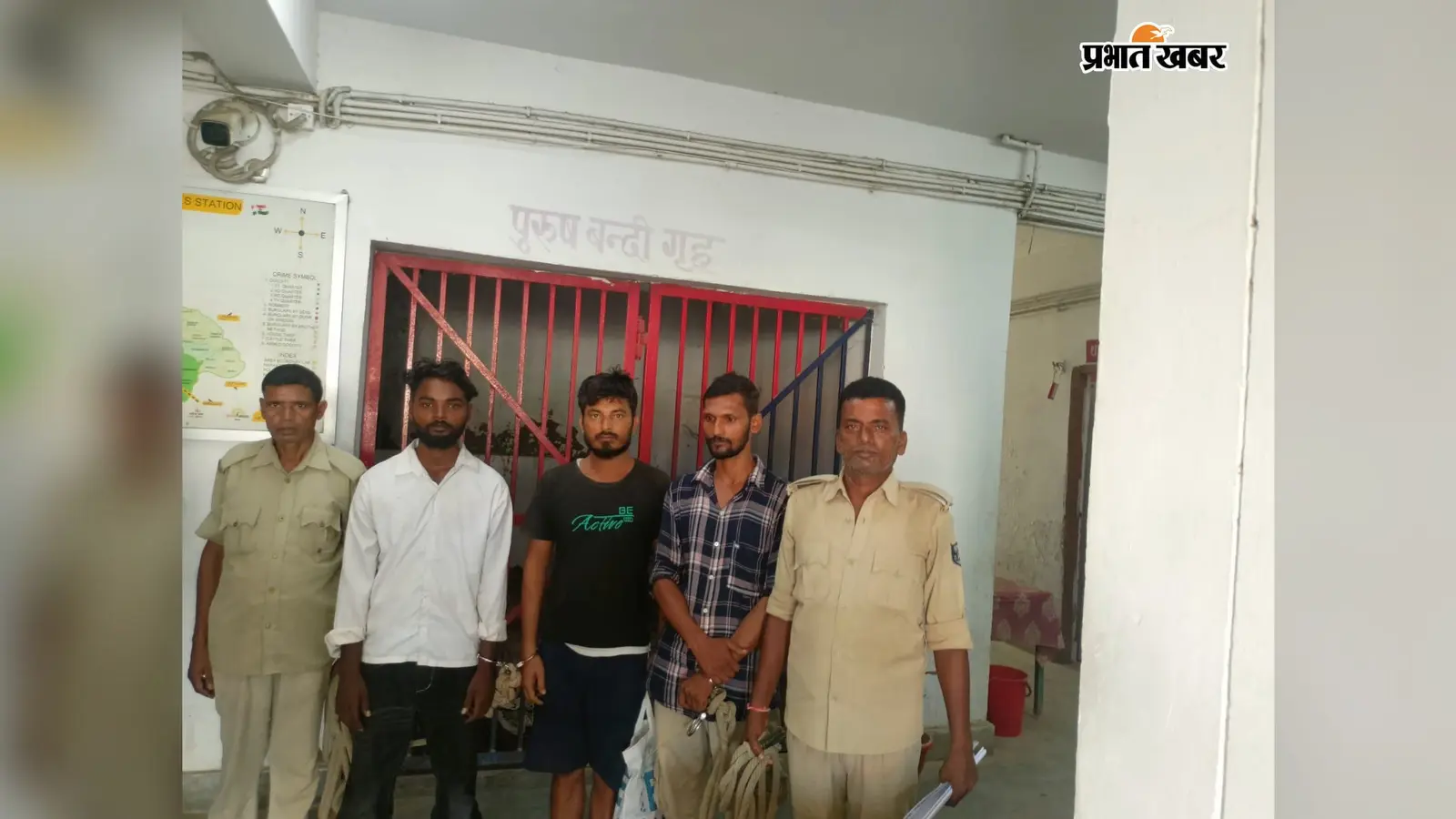 गोपालगंज: कुचायकोट में स्मैक जैसा पदार्थ बरामद, महिला समेत चार गिरफ्तार; पुलिस खंगाल रही नेटवर्क