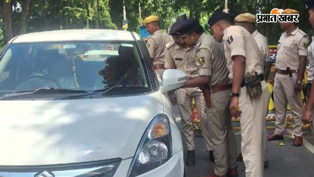 (5) खानपुर सीमा क्षेत्र पर अपने टीम के साथ अकबरपुर थानाध्यक्ष सुरेंद्र कुमार (6) वाहन जांच की जिम्मेवारी निभाते पकरीबरवां थानाध्यक्ष रंजन चौधरी व अन्य (7) नवादा हिसुआ मार्ग क्युआरटी पुलिस टीम | Prabhat Khabar Network