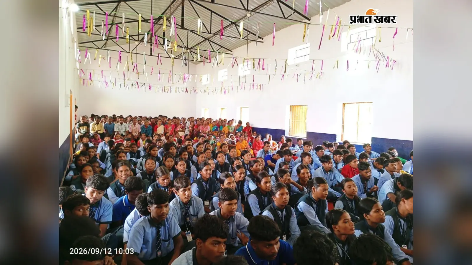 पढ़ाई और भविष्य पर हुई चर्चा, परीक्षा में बेहतर प्रदर्शन करने वाले छात्र सम्मानित