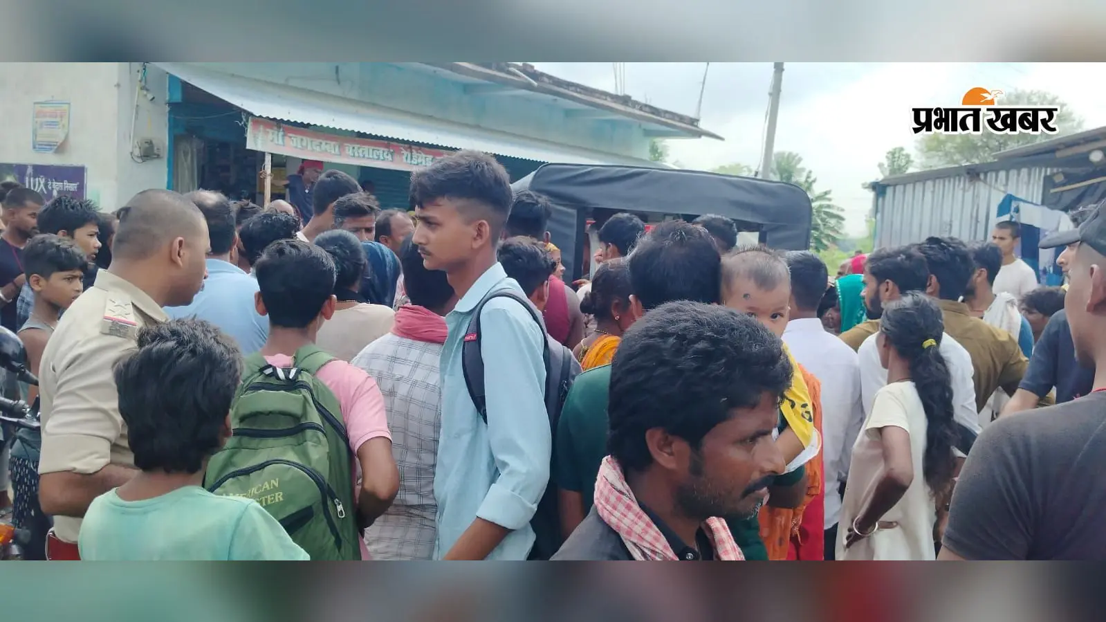 भैंस चोरी की तलाश में जुटे थे ग्रामीण, झझरी चौक पर पिकअप दिखी तो खुल गया पूरा मामला