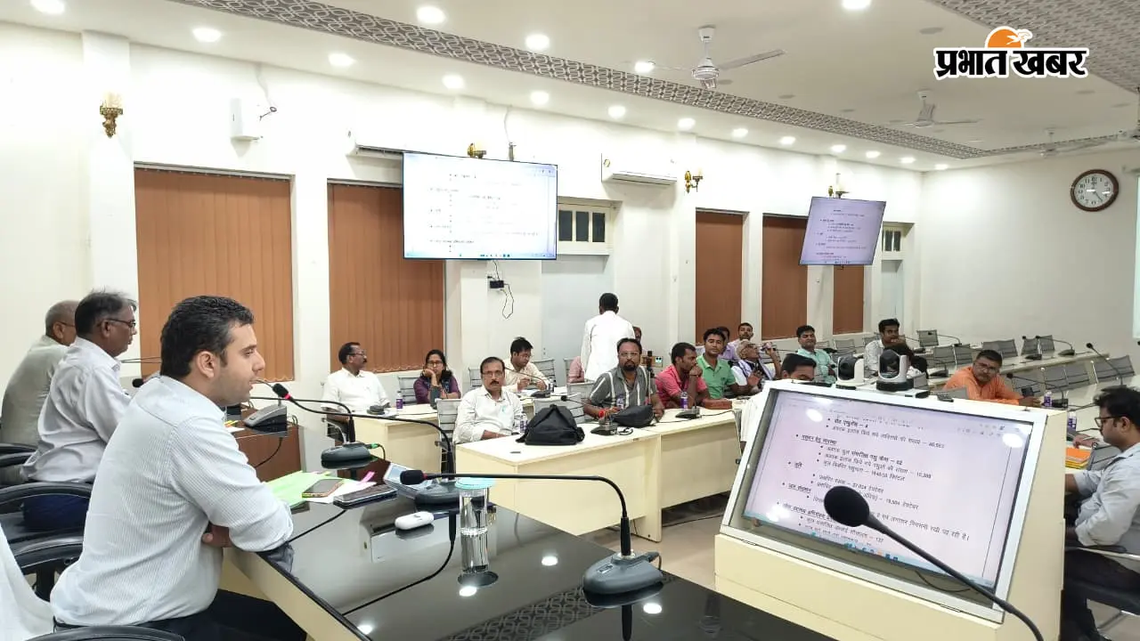 बेगूसराय में बाढ़ का पानी घटने लगा, 3.80 लाख लोग प्रभावित; अब बीमारी और स्वच्छता पर प्रशासन का फोकस