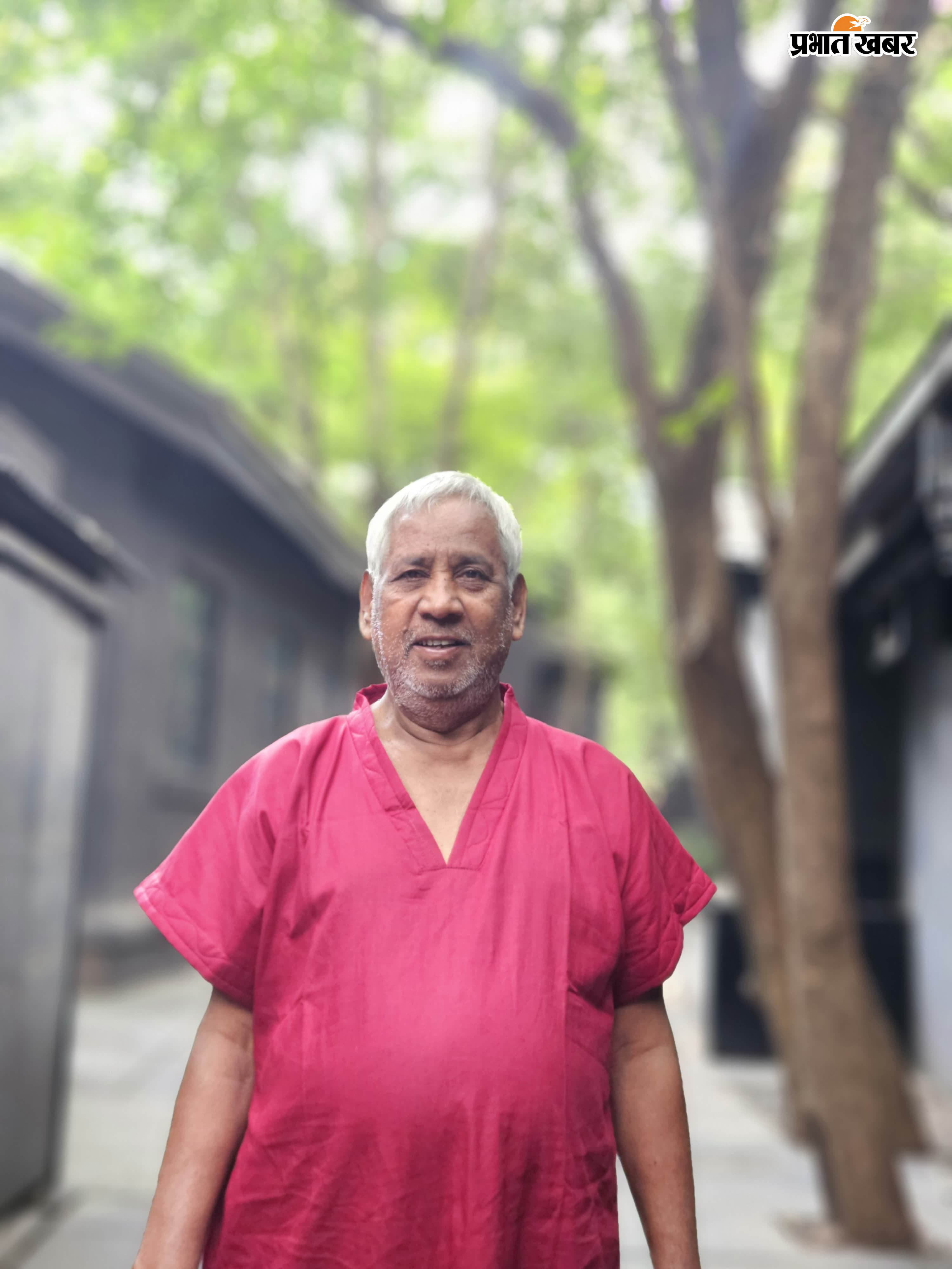 फोटो कैप्शन : हिमाचल के मंडी इलाके में पैरा ग्लाइडिंग करते गिद्धौर निवासी कपिल रावत | Prabhat Khabar Network