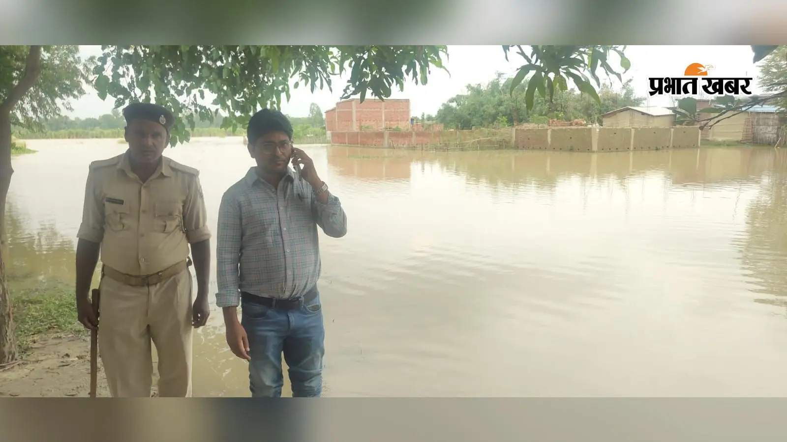 नेपाल में बारिश के बाद सोनबरसा में बाढ़ का खतरा, लखनदेई का बांध टूटने से सरेह में घुसा पानी