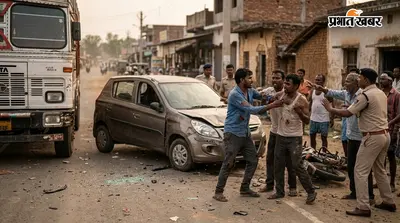 निरसा में ट्रक-कार की टक्कर के बाद हंगामा, चालक से मारपीट का आरोप; दोनों पक्षों ने दी शिकायत