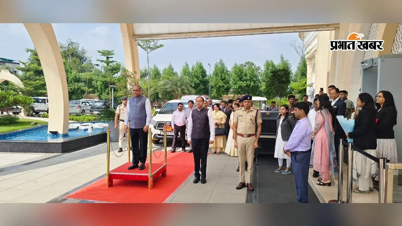 सुप्रीम कोर्ट और दिल्ली हाईकोर्ट के न्यायाधीशों ने महाबोधि मंदिर में की पूजा, विष्णुपद में भी टेका माथा
