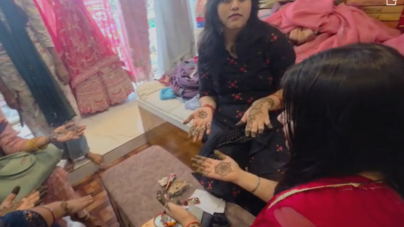बोलीं महिलाएं, तीज का रहता है पूरे साल इंतजार