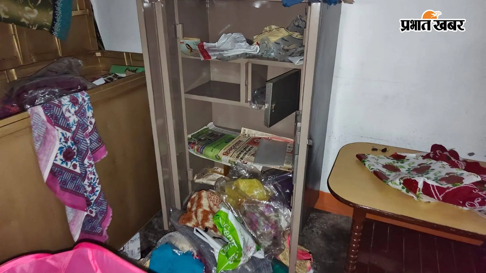 बाढ़ में SSB कमांडेंट के घर भीषण डकैती: बुजुर्ग मां को बंधक बना मुंह में ठूंसा कपड़ा, 1 करोड़ के गहने-कैश लूटकर फरार
