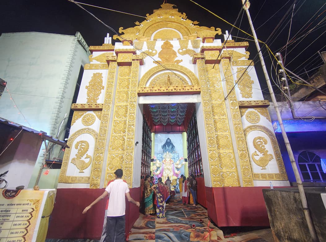 पंडाल की तस्वीर.