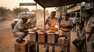 देवघर से बिहार भेजी जा रही थी शराब की बड़ी खेप, पुलिस ने 7 पेटियों के साथ तस्कर को दबोचा.
