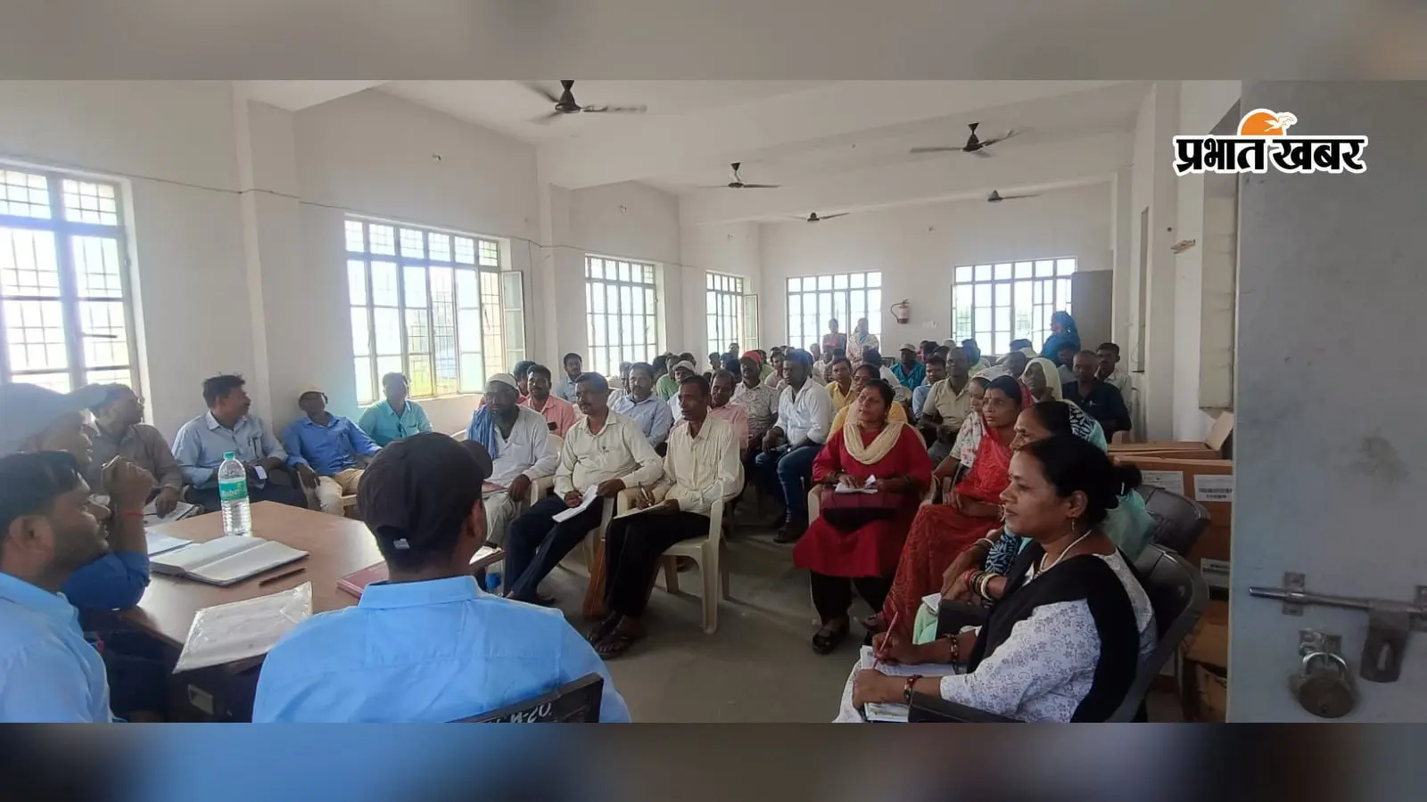 बेलदौर में चार माह से मानदेय को तरसे शिक्षा सेवक, बैठक में उठाया मामला, बीईओ ने जल्द भुगतान का दिया भरोसा