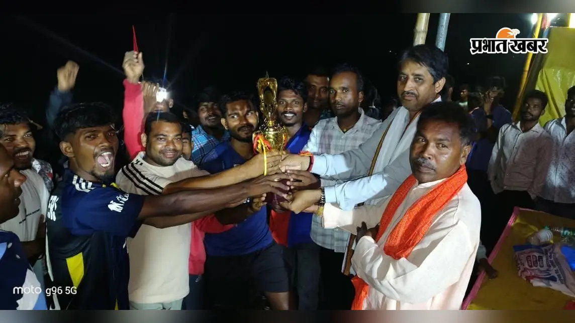 जमुना सिंह की पुण्यतिथि पर फुटबॉल टूर्नामेंट का समापन, गारू FC बनी बालक वर्ग की विजेता