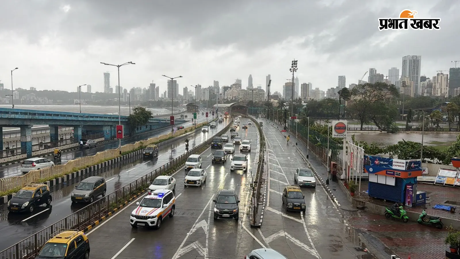 Mumbai Rains: मुंबई सहित इन इलाकों में आज होगी भारी बारिश, येलो अलर्ट जारी; 50KM/H की रफ्तार से चलेंगी हवाएं