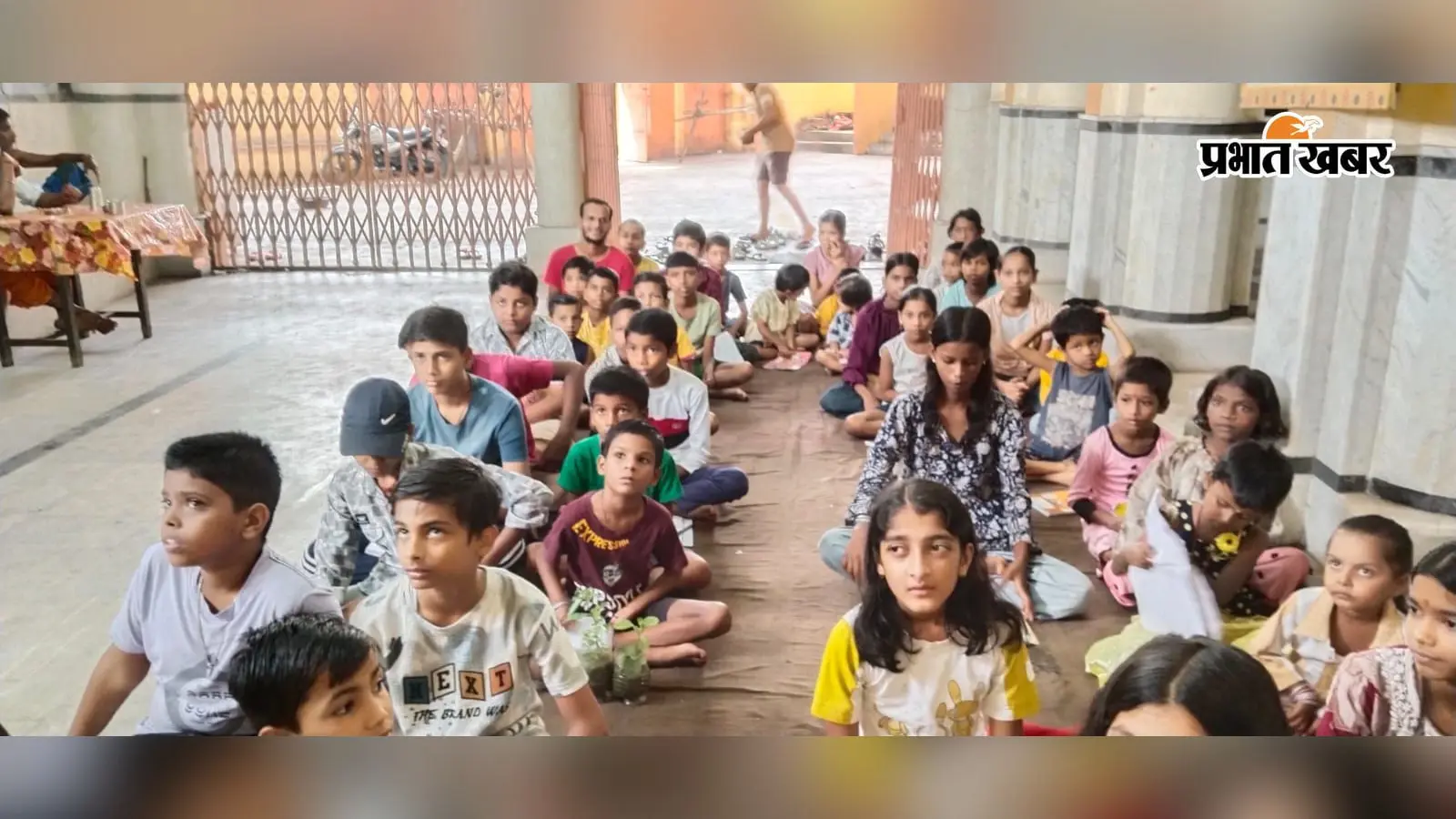 झरिया की संस्कृत पाठशाला में गणेश चतुर्थी पर विशेष अभ्यास, बच्चों ने किया श्लोकों का पाठ