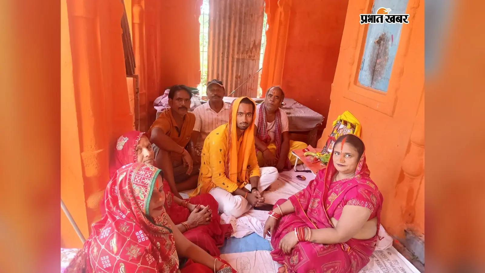 सीवान के हसनपुरा में कलवार समाज ने की कुलदेवता बलभद्र महाराज की पूजा, भजन-कीर्तन में उमड़े श्रद्धालु