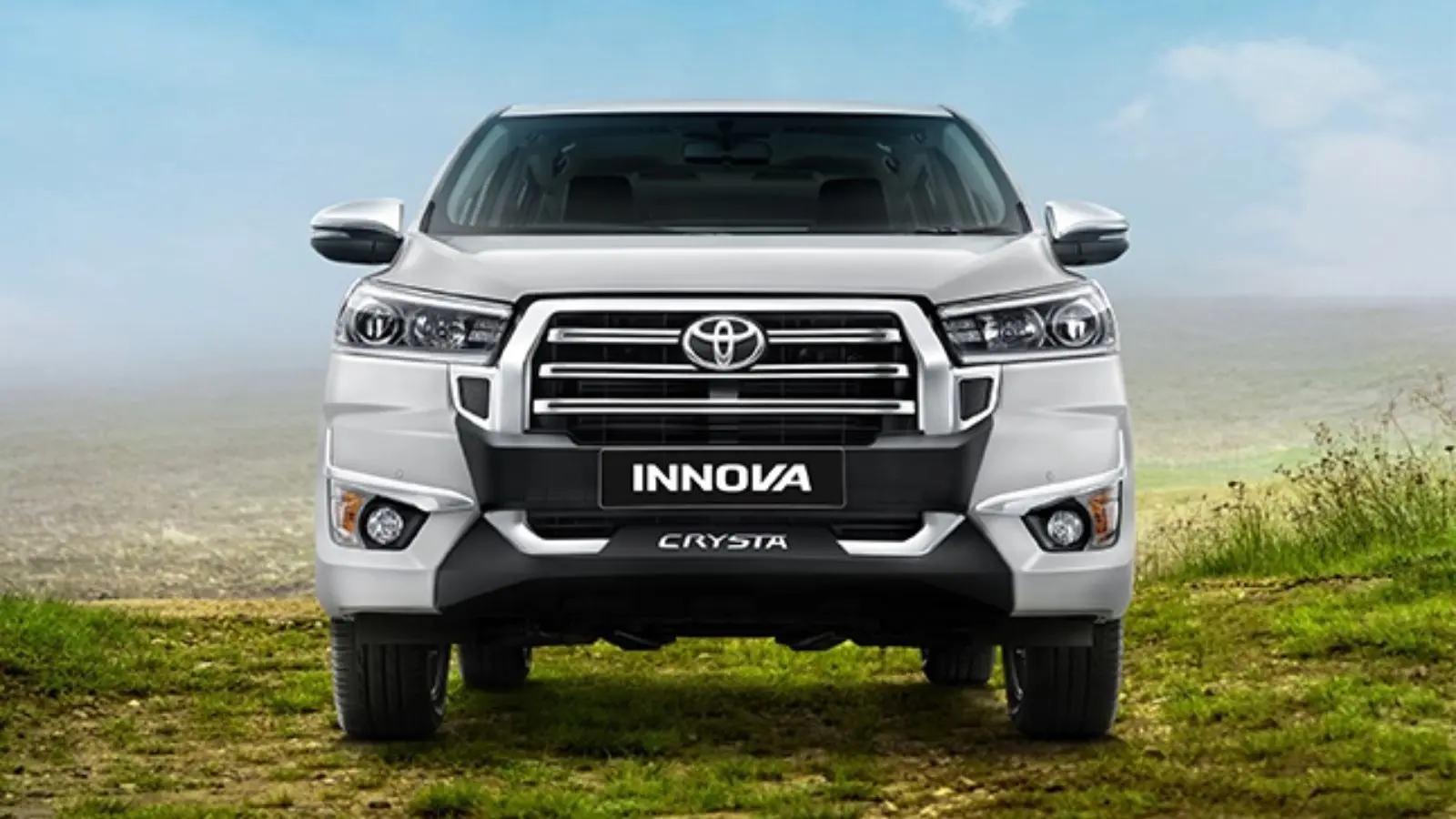 Toyota Innova Crysta खरीदने का है प्लान? शोरूम जाने से पहले जानें 3 फायदे और 2 नुकसान