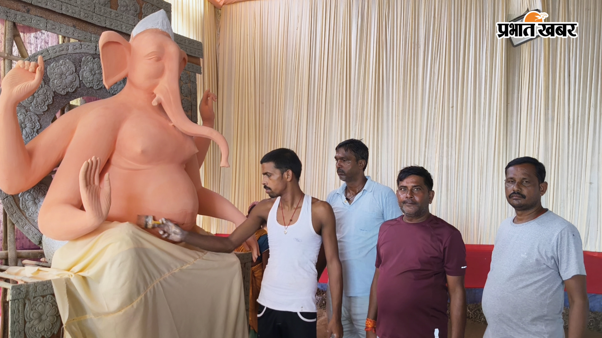 7- श्री गणेश की प्रतिमा को अंतिम रूप देते कलाकार  | Prabhat Khabar Network