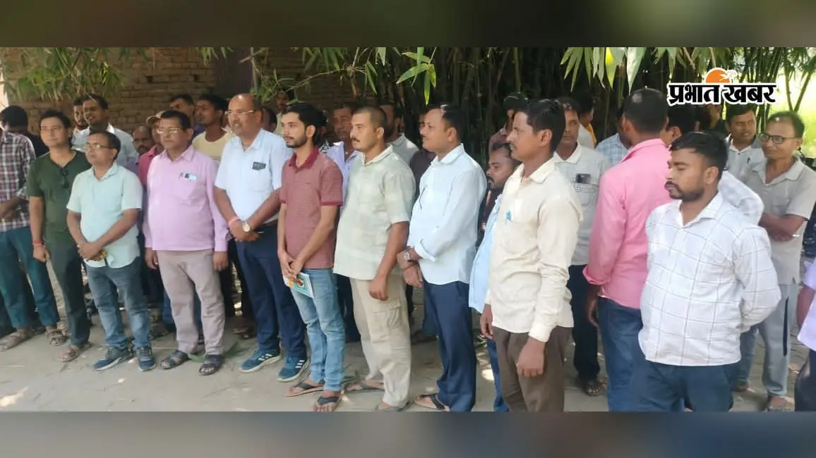 खाद की कीमत को लेकर दुकानदारों में आक्रोश , नौतन के खाद दुकानदारों ने दी आंदोलन की चेतावनी