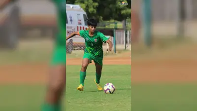 पिंकी बनी बिहार जूनियर फुटबाल टीम की कप्तान, मैरवा की बेटी ने बढ़ाया सीवान का मान