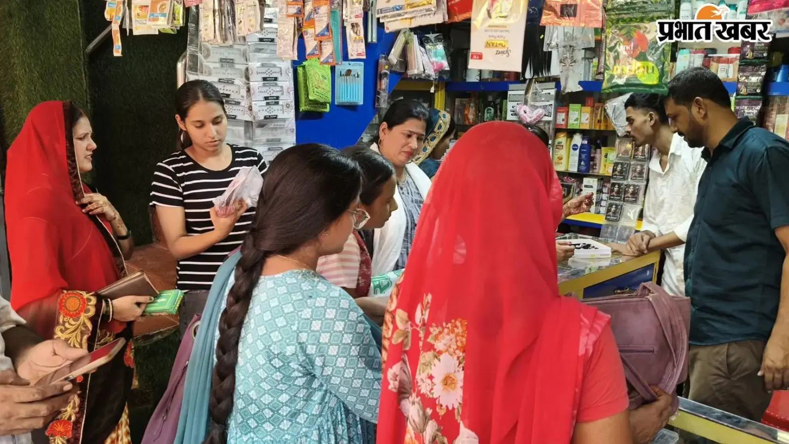 हरतालिका तीज को लेकर बाजारों में बढ़ी रौनक, आज महिलाएं रखेंगी निर्जला व्रत
